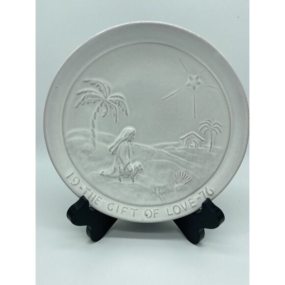 Frankoma Other - Frankoma  THE GIFT OF LOVE 1976  Vintage Christmas Plate